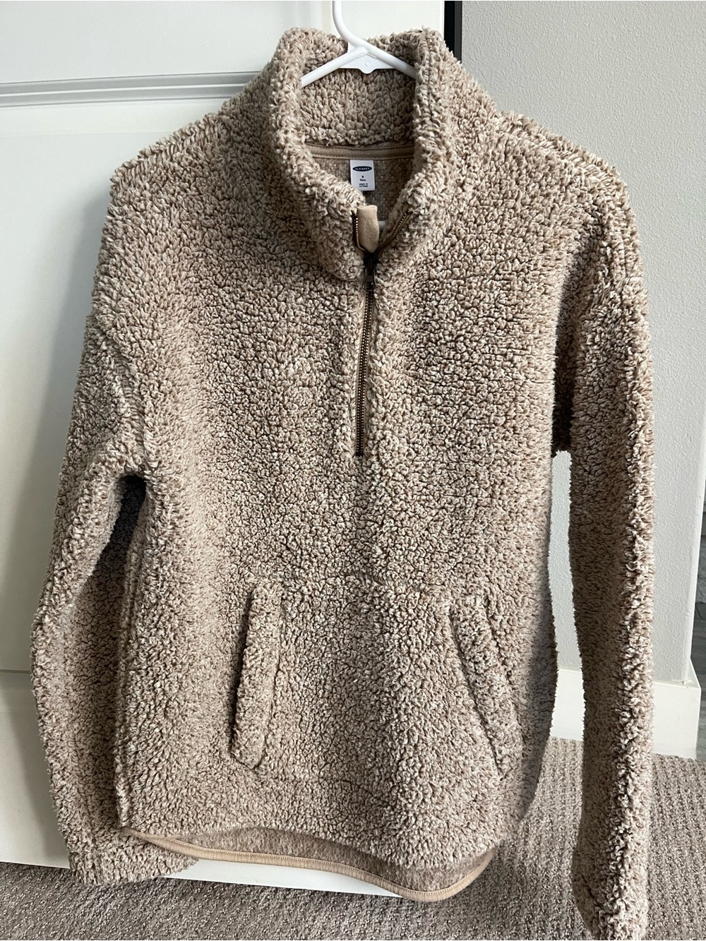 Old Navy Plush Sherpa Quarter-Zip Pullover in Taupe, Size Small Tall